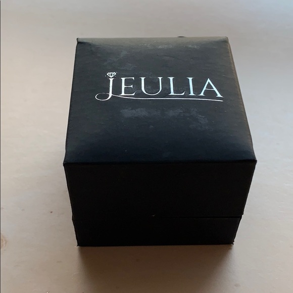 Ring - Picture 3 of 3